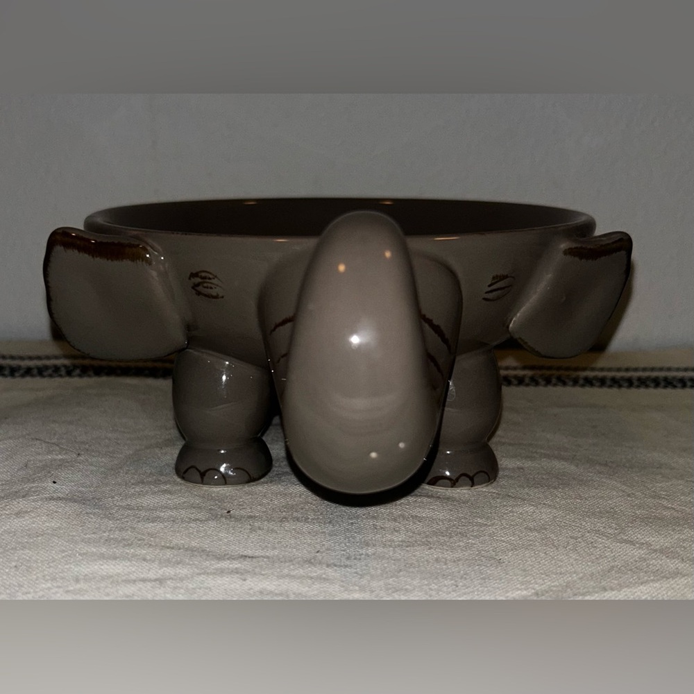 Home Essentials Elephant serving dish/ candle holder - Picture 4 of 14